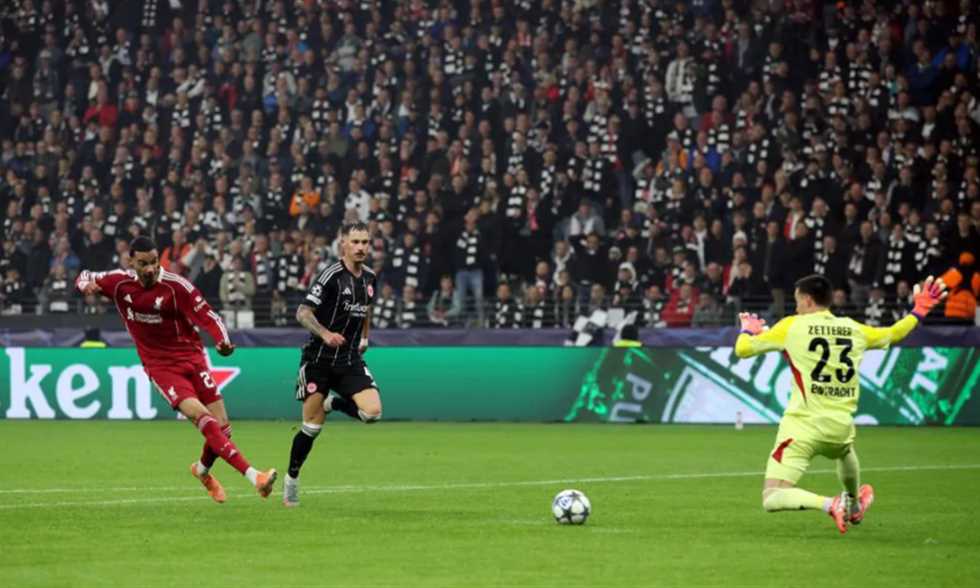 خماسية مذهلة بدون صلاح.. ليفربول يعود بقوة ليهزم فرانكفورت في دوري الأبطال